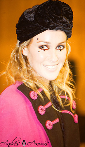 Paula Serrano lleva chaquet&oacute;n vintage y sombrero vintage.